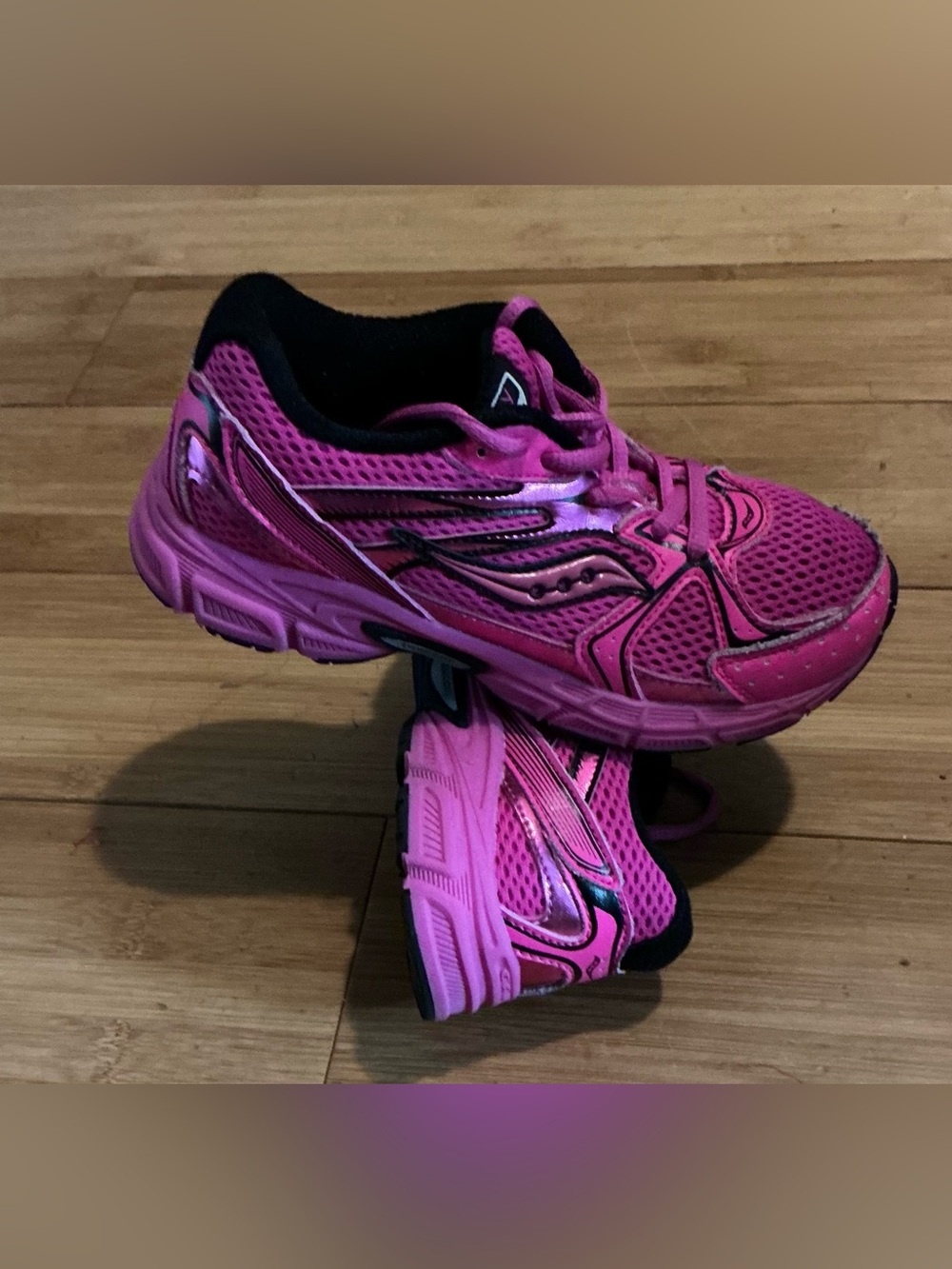 Saucony Ride Millennium KDZ Pink Tech Running Shoes Sneakers Youth Size 1M 1